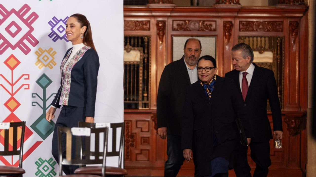 Reforma electoral de Sheinbaum reduce plurinominales y recursos a  partidos