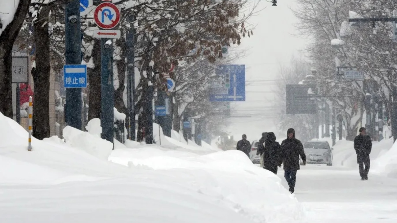 Japón en alerta máxima por fuertes nevadas