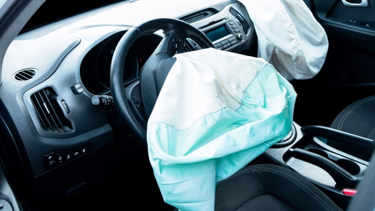 Profeco llama a revisión a autos Exeo 2011