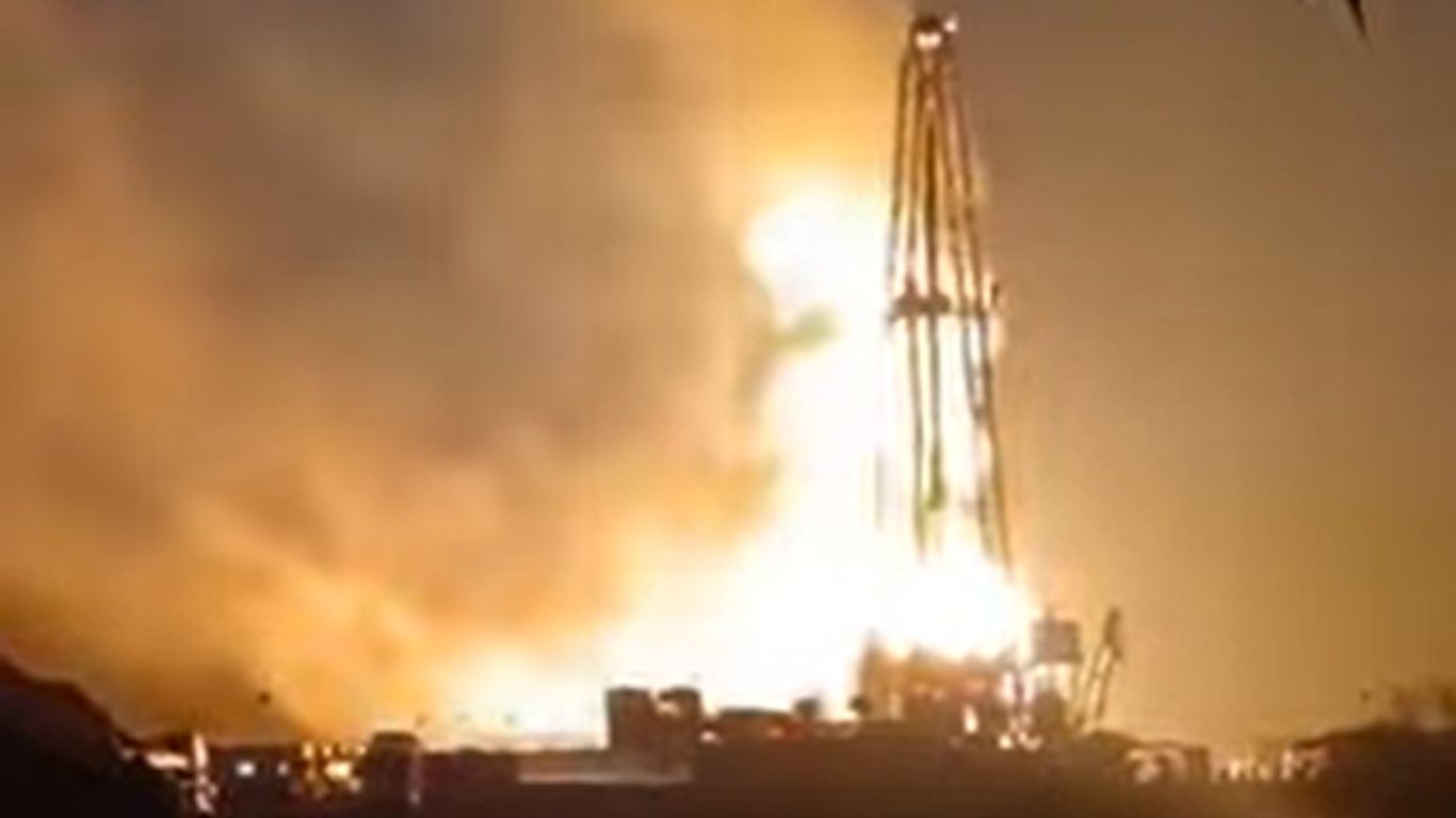 Fuga en pozo petrolero obliga a evacuar a mil 500 personas en Veracruz