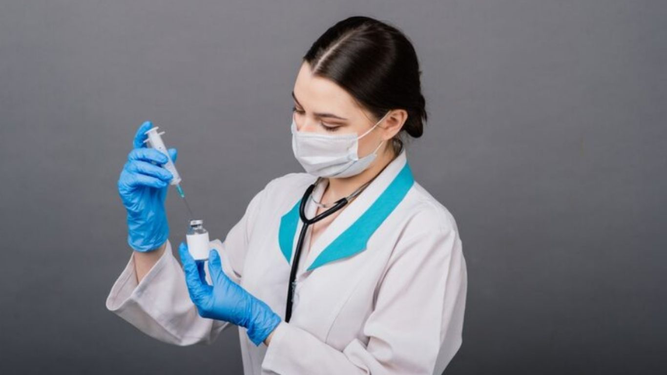 Cofepris aprueba vacuna Qdenga contra dengue