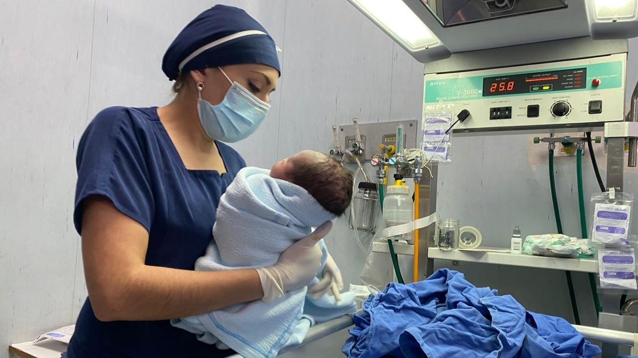 Daniel Emiliano, el primer bebé del 2021 que nació en el IMSS