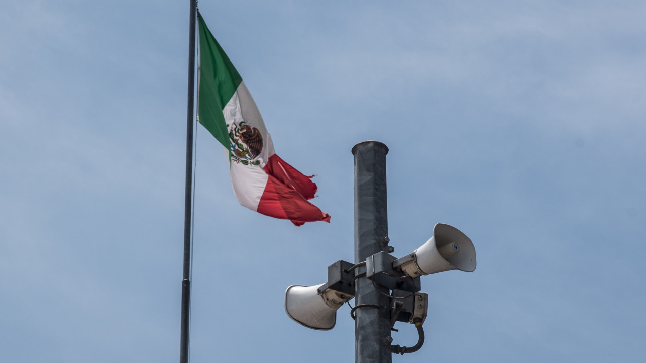 Acapulco instala nuevas bocinas para alertas sísmicas y meteorológicas