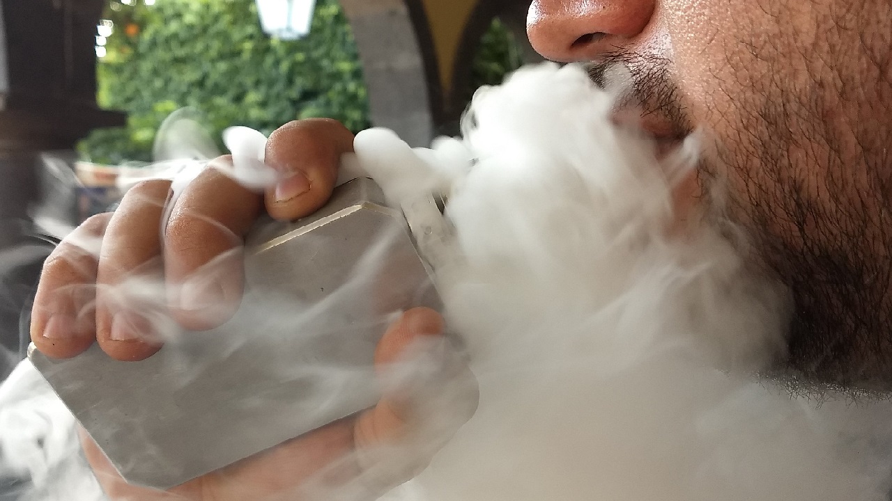 Decomisan más de 22 mil vapeadores en el AICM