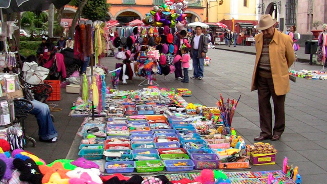 Repunta la informalidad laboral en julio: Inegi