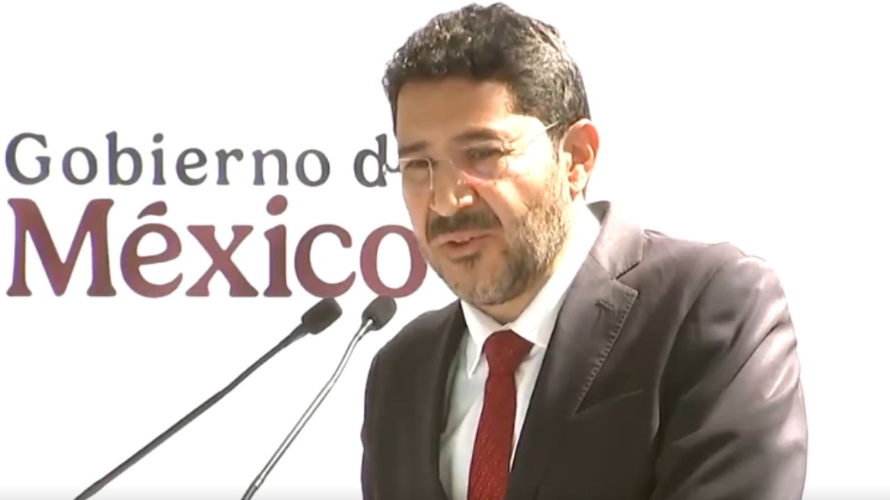 Derechohabientes del ISSSTE podrán votar sobre recursos para sus clínicas: Batres
