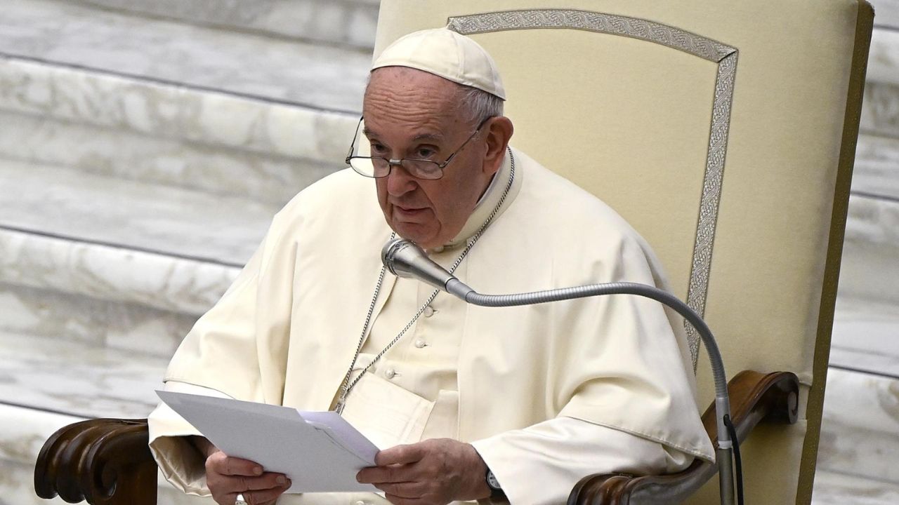 Papa Francisco llama a proteger a niños indocumentados