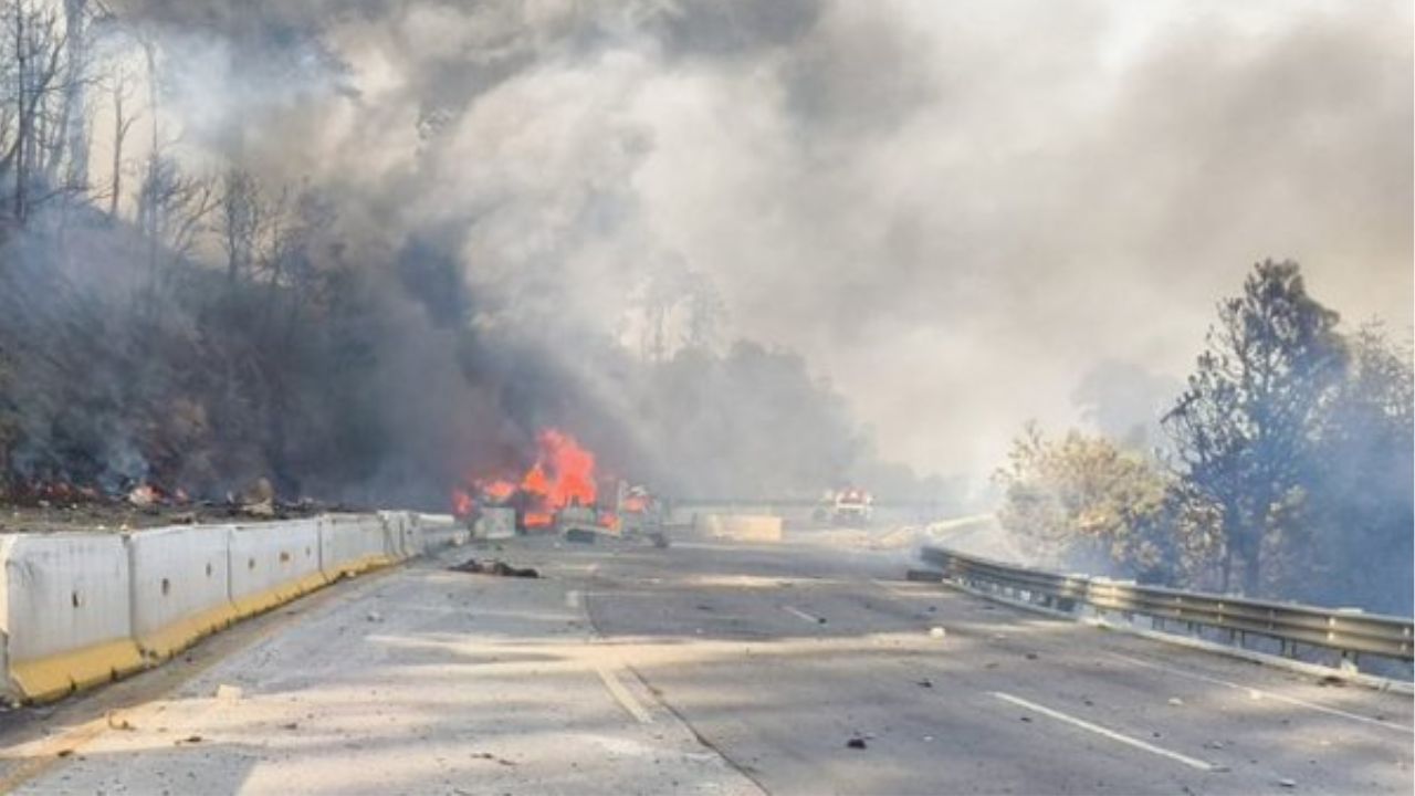 Pipa se incendia tras accidente en la autopista México-Puebla