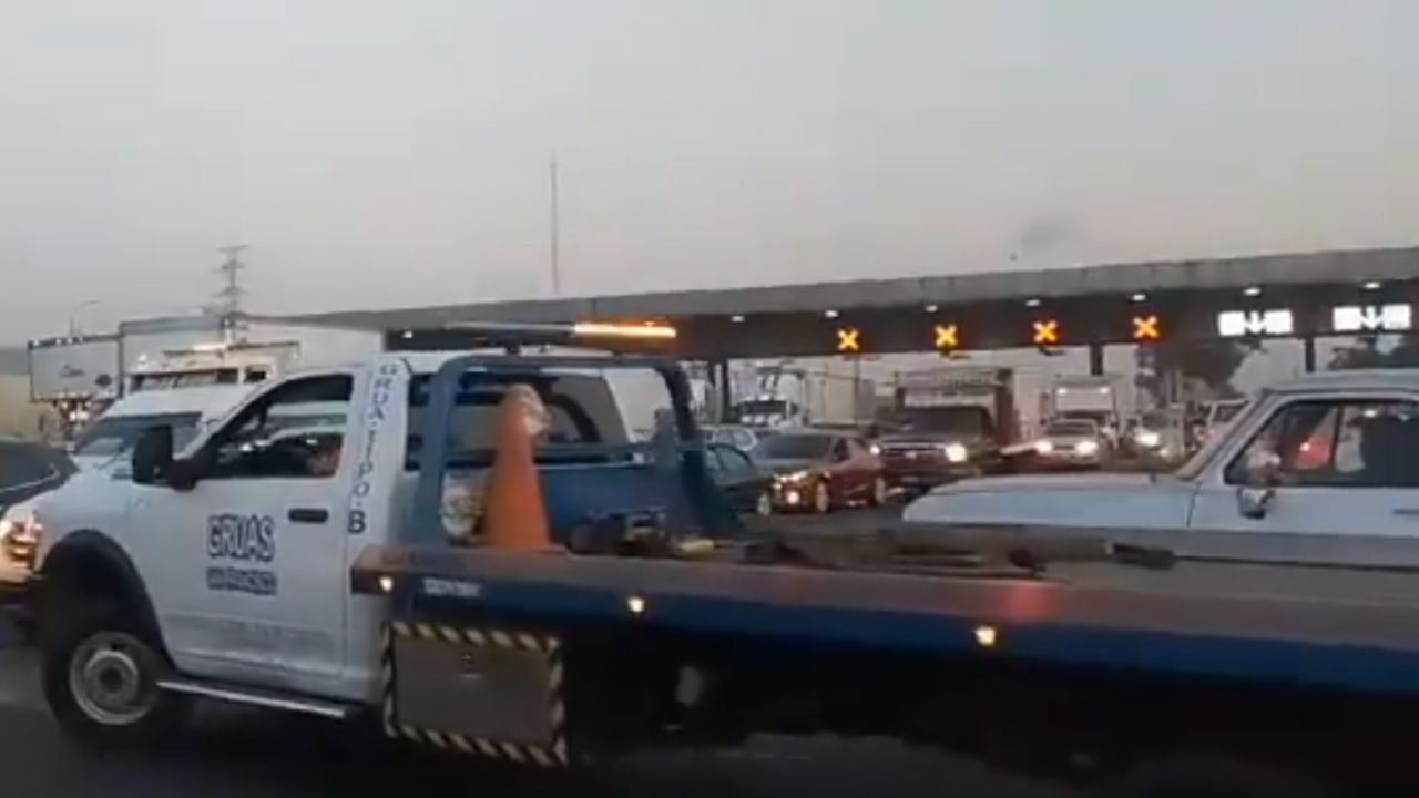 Bloqueos colapsan las carreteras del país