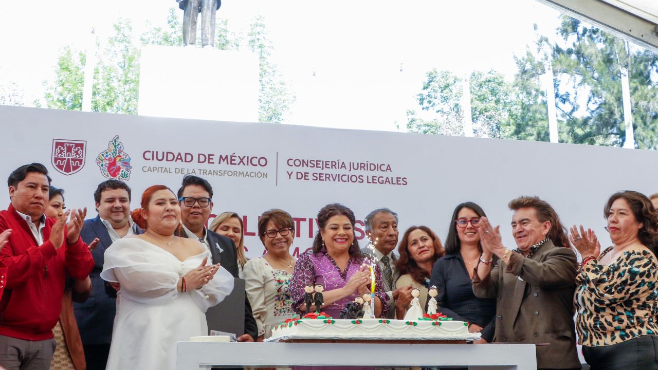 Madrina de lujo tuvieron los que se casaron en los Pinos