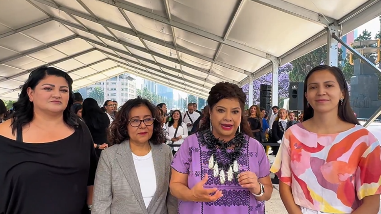 Inicia Feria Nacional del Empleo para Mujeres en el Monumento a la Revolución