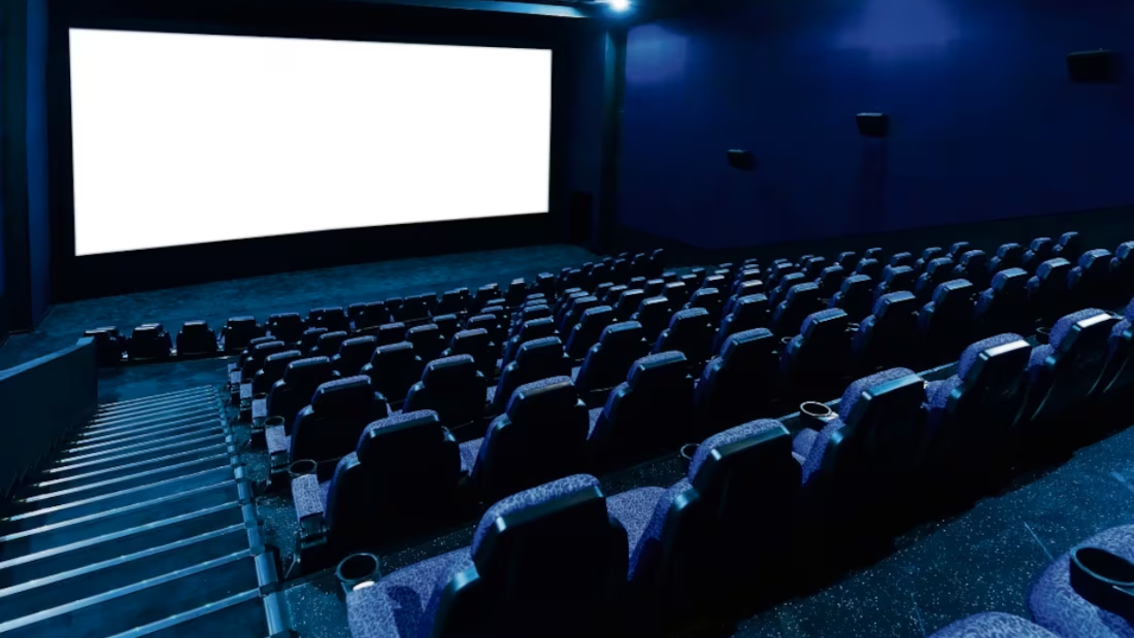Películas en cines pueden ser dobladas, pero deben tener subtítulos: SCJN 