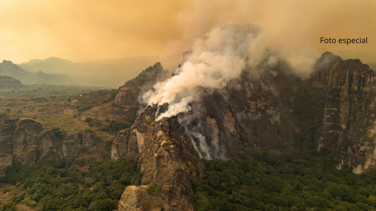 Incendio consume 300 hectáreas de Tepoztlán