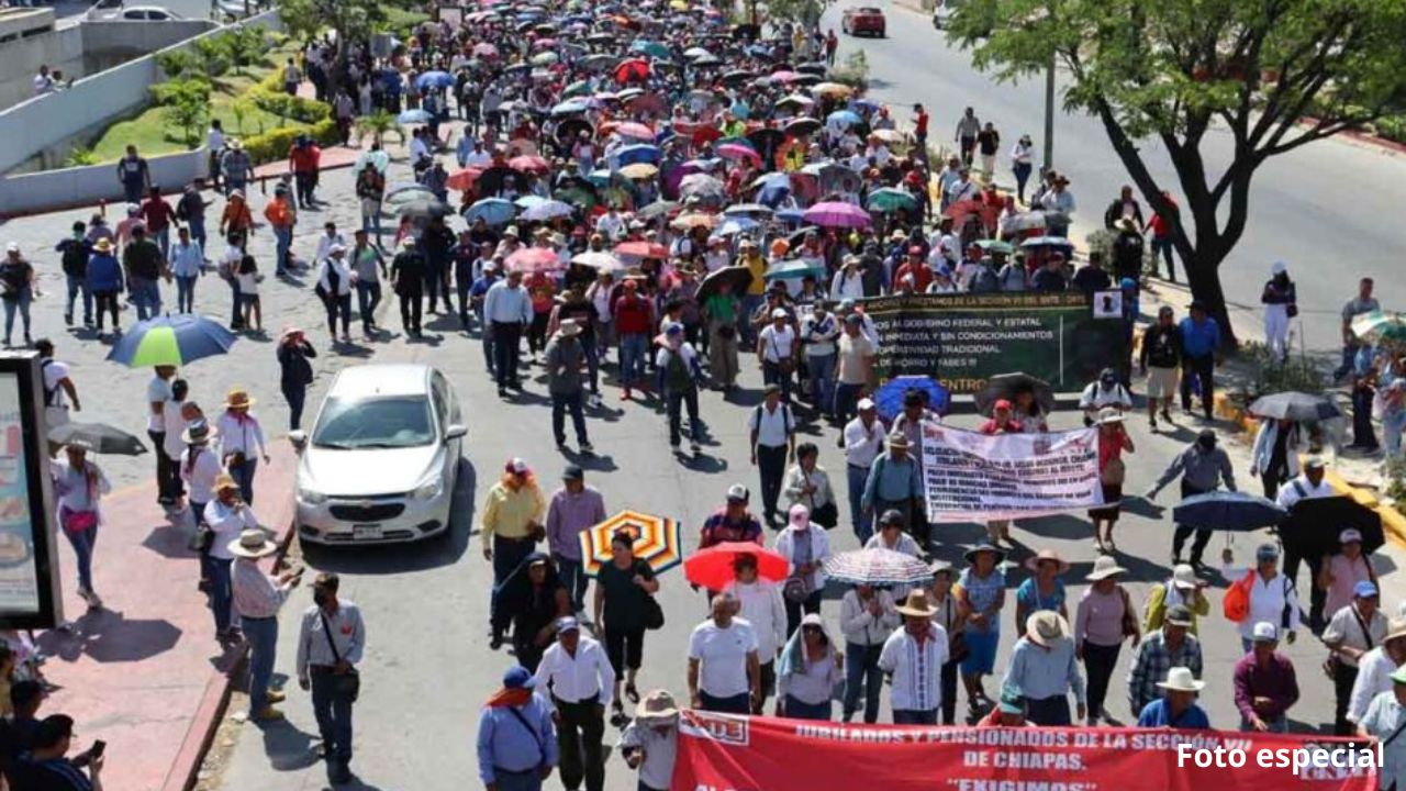 Marcha de la CNTE provoca cierres viales en la CDMX