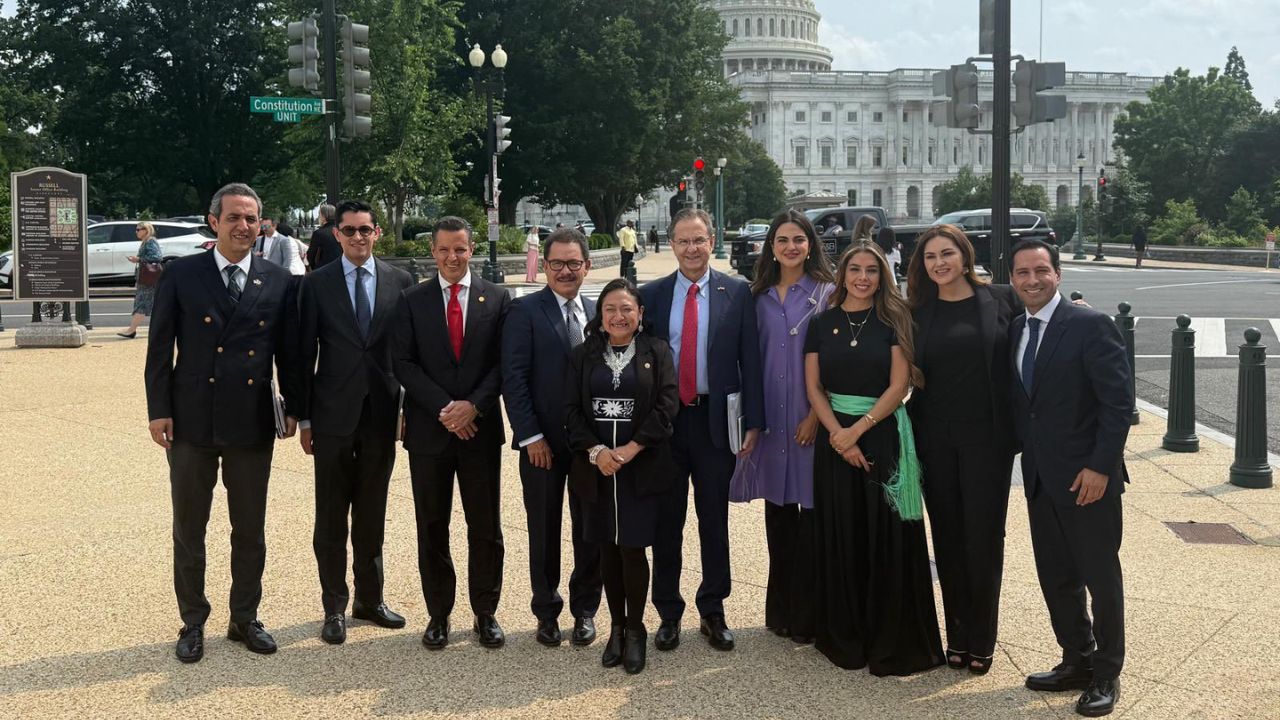 Senadores mexicanos buscan frenar impuestos a remesas