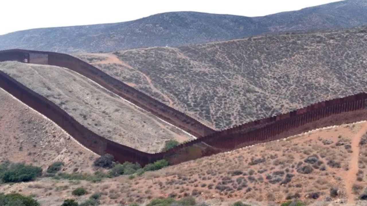 Trump apura construcción de muro fronterizo 