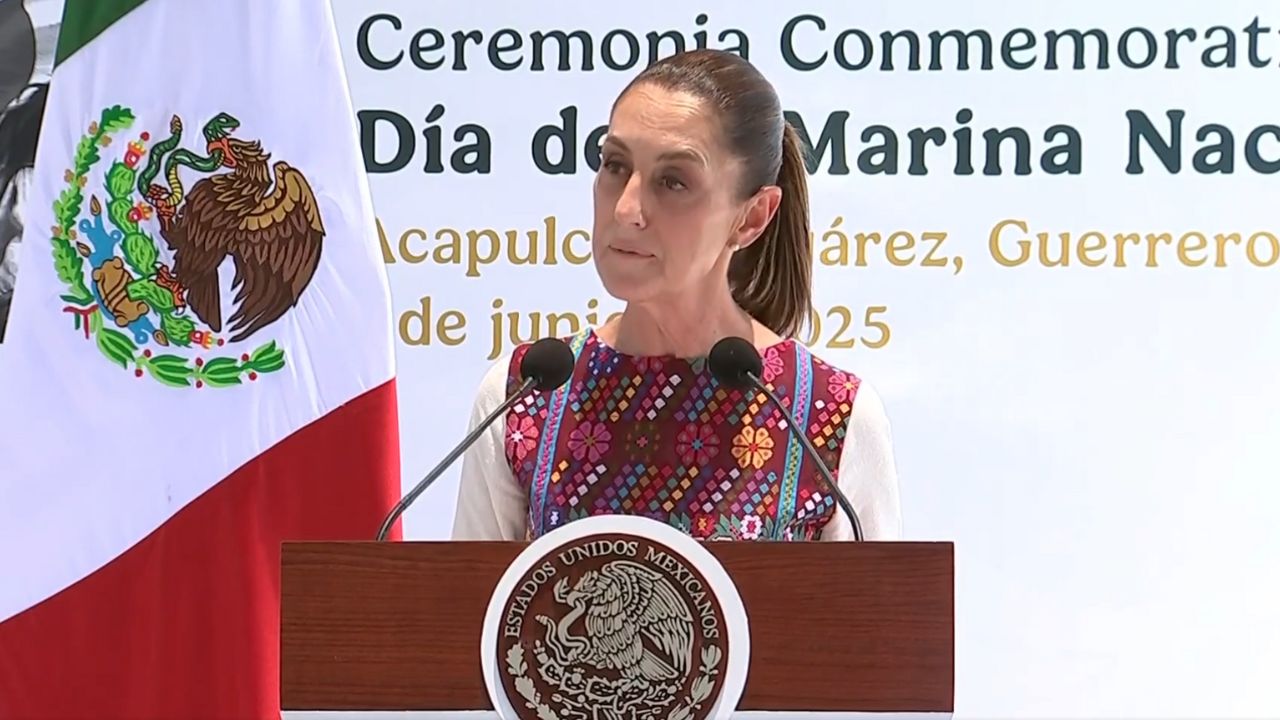 Claudia Sheinbaum rinde homenaje a los cadetes caídos en servicio