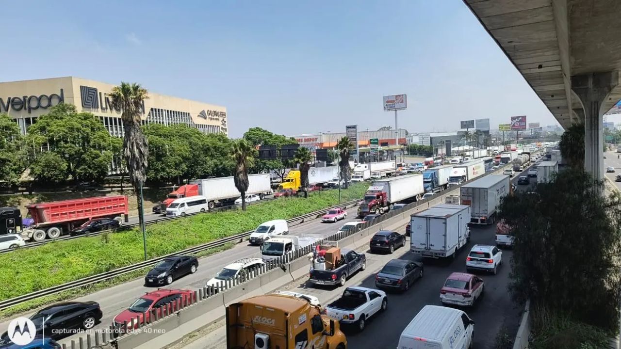 Acceso a la Chamapa-Lechería revienta circulación en la México–Querétaro