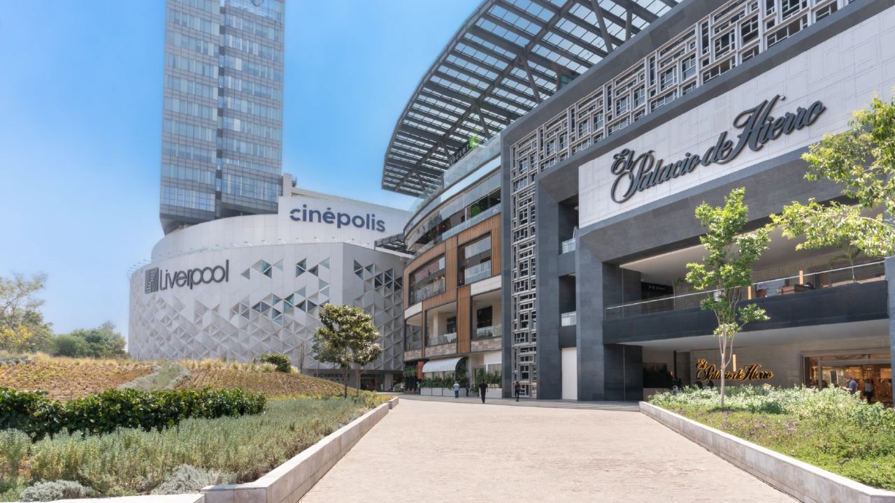 Mítikah retoma actividades tras la caída de un elevador