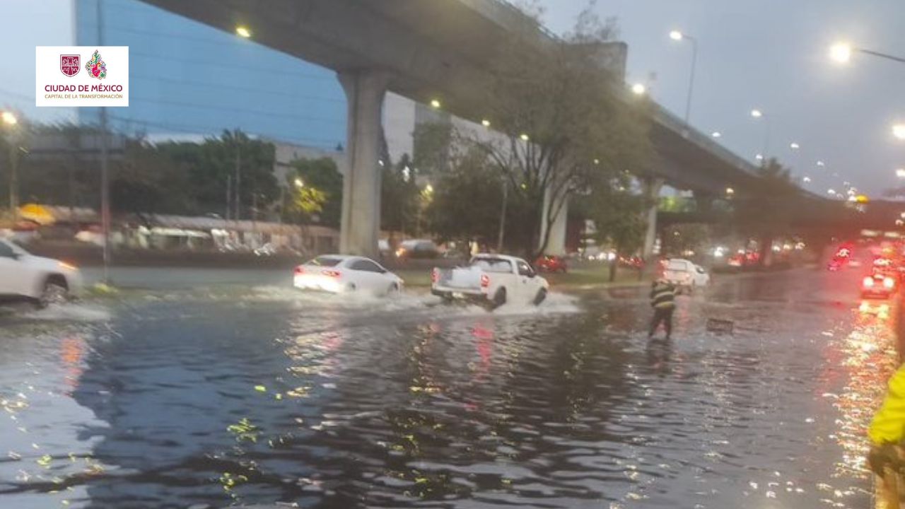Lluvias generan encharcamientos y marcha lenta en el Metro de la CDMX