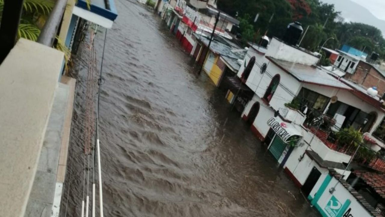 Lluvias dejan severas inundaciones y daños en Morelos