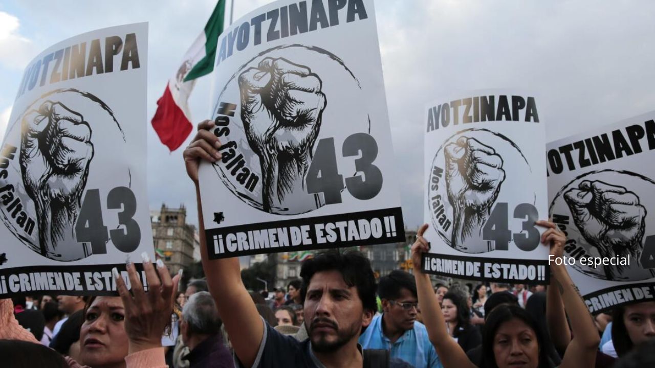 Marchan en Iguala por los 43 normalistas desaparecidos