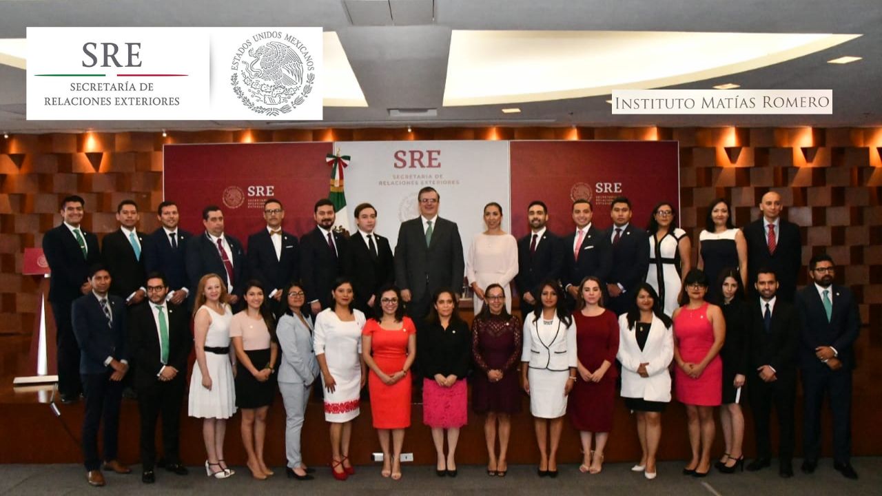 Embajadores y cónsules serán capacitados