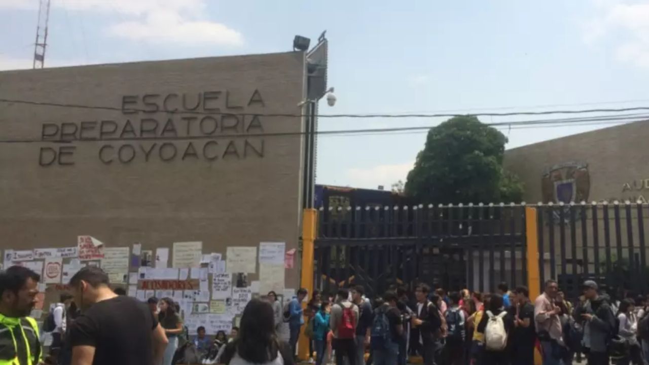 Evacúan Prepa 7 de la UNAM tras amenaza de bomba