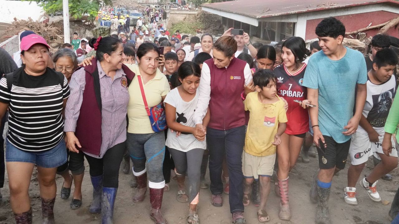 Sheinbaum continúa recorridos por zonas afectadas en Hidalgo