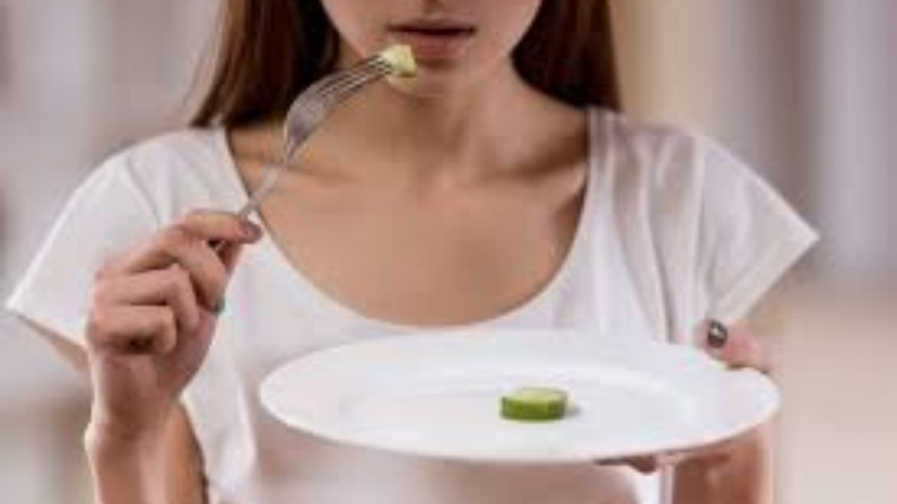 Aumentan casos de anorexia y bulimia; 7 de cada 10 son mujeres