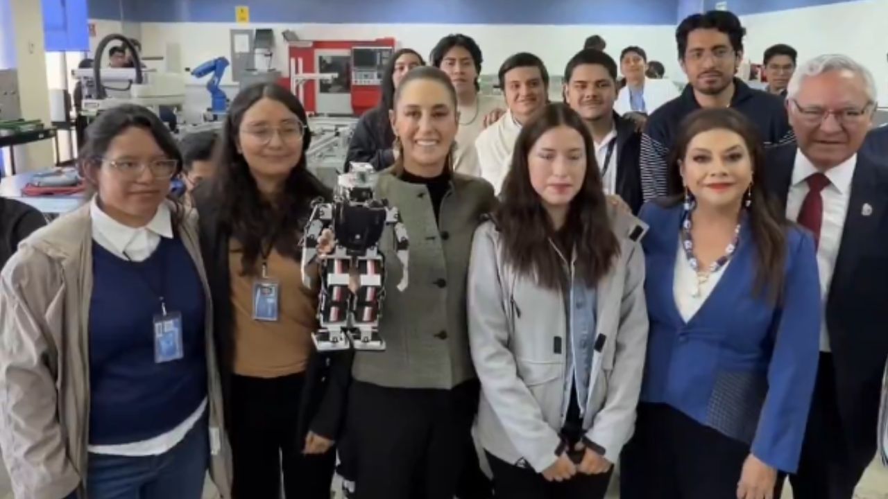 Sheinbaum lanza centro de formación en IA con doble certificación