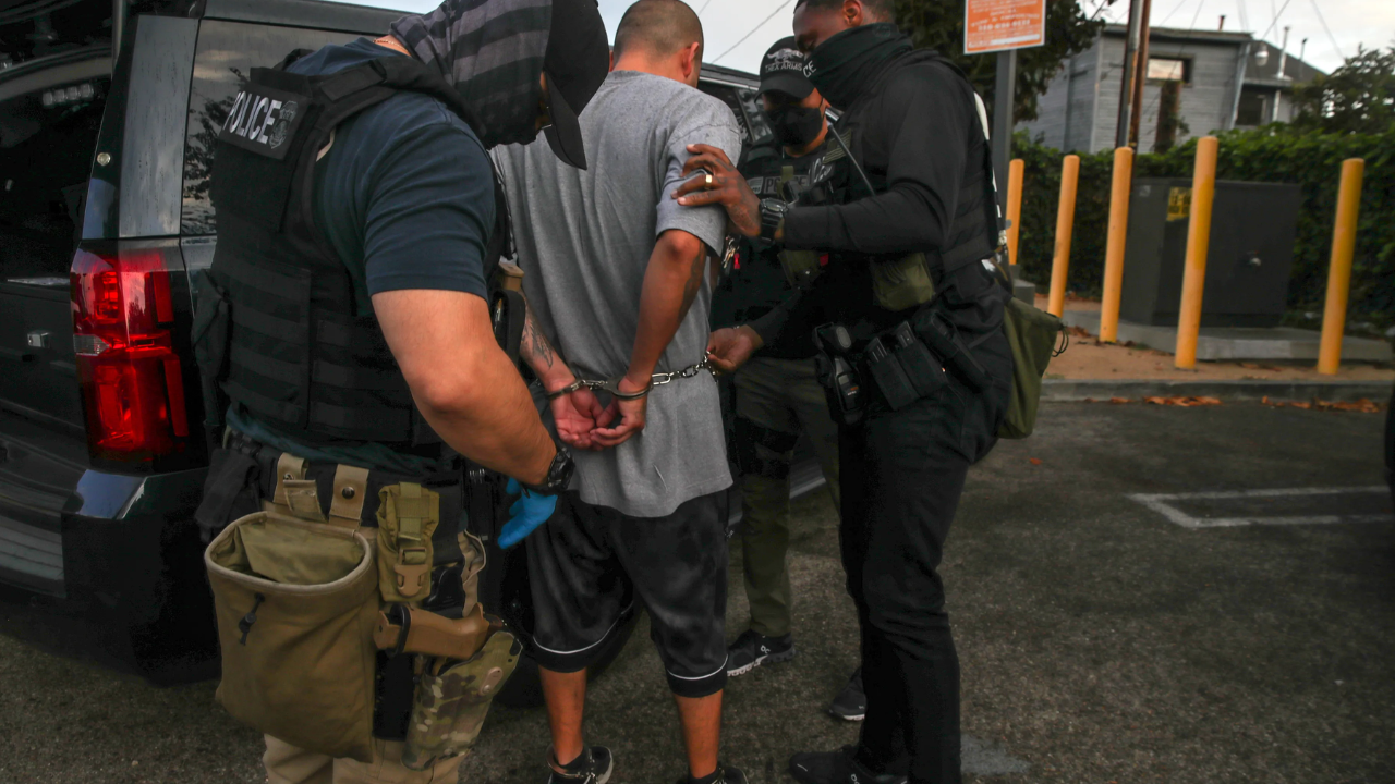 Suman 17 mexicanos fallecidos bajo custodia del ICE