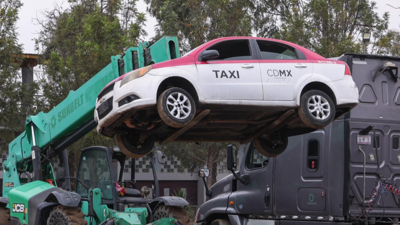 Arranca plan de chatarrización de taxis