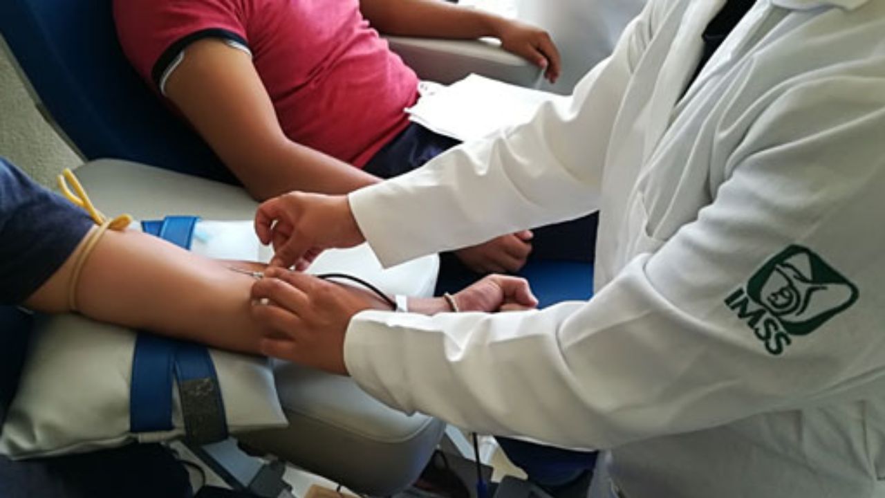 IMSS impulsa donación altruista de sangre