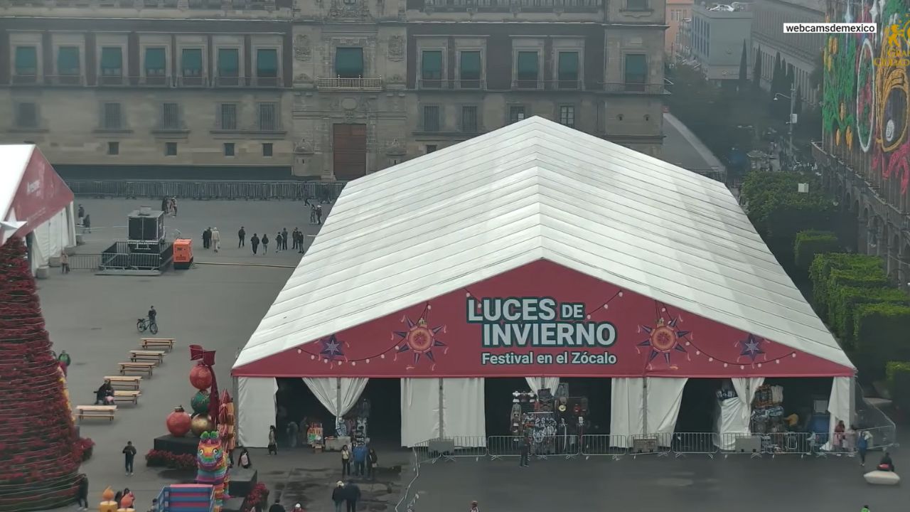 Se ilumina el Zócalo con el Festival de Luces