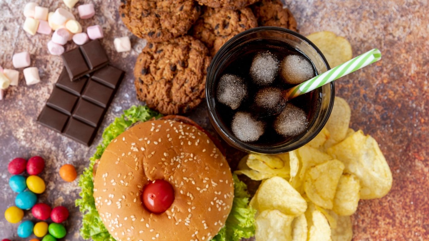 SEP frena a empresas de comida chatarra en escuelas