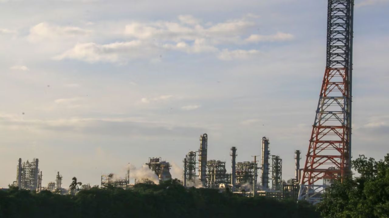 Pemex reporta nuevo conato de incendio en Dos Bocas
