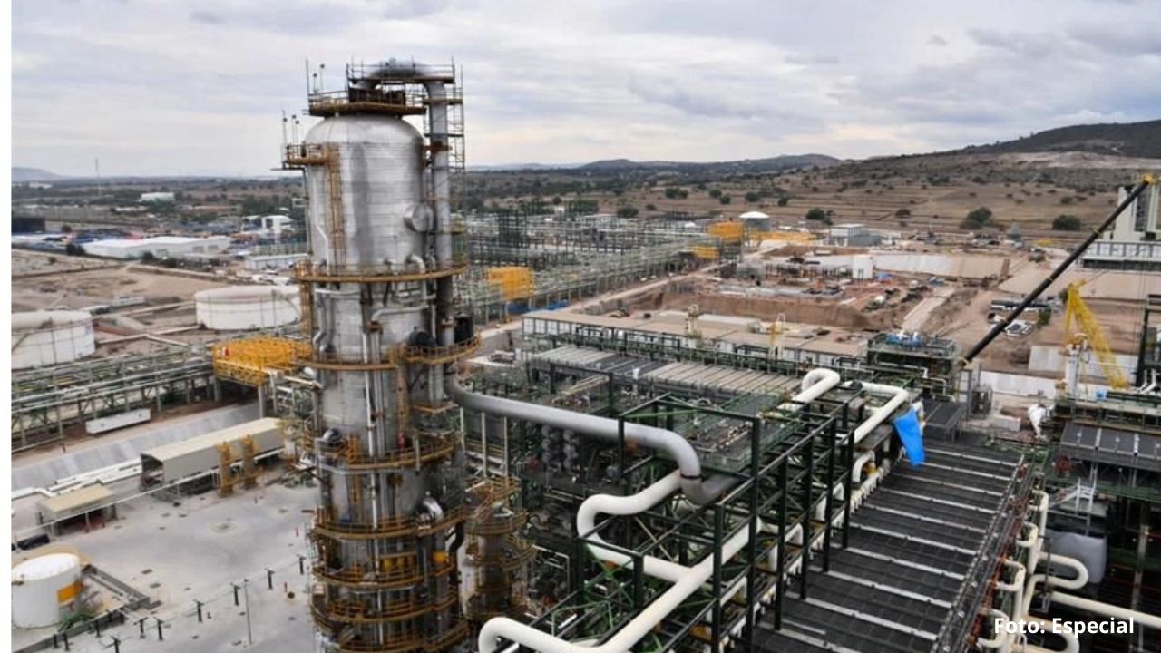 Refinería de Tula produce gasolina menos contaminante: Sheinbaum