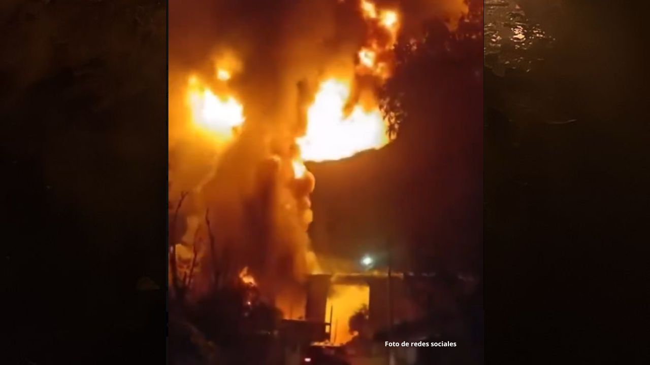 Explota pipa con gasolina en la autopista México–Tuxpan