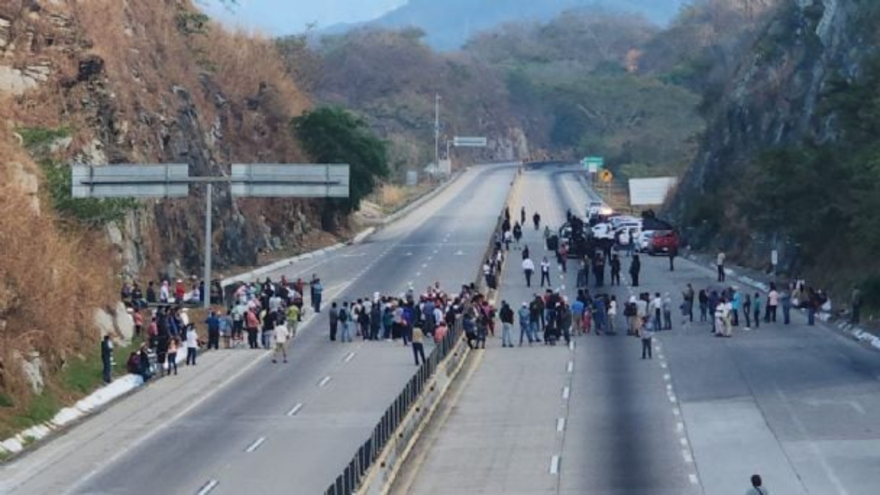 Bloqueos en Acapulco costaron 450 mdp: Canaco