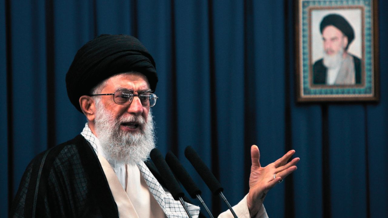 Confirma Irán muerte del ayatolá Alí Jamenei