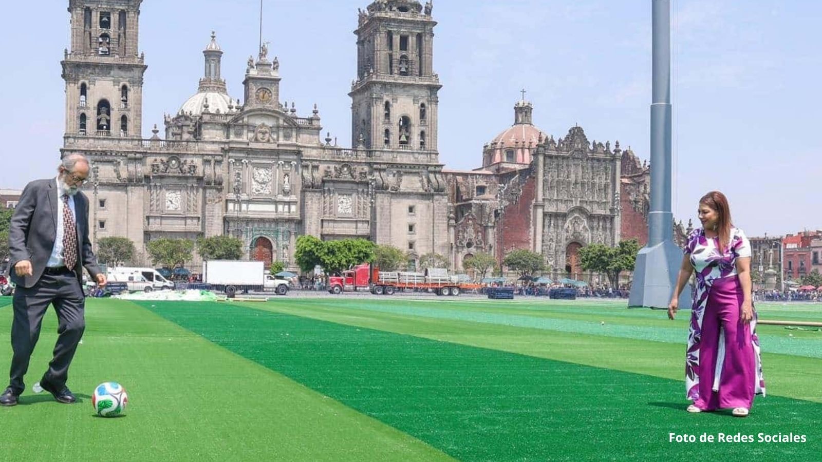 Brugada te invita a la clase masiva de fútbol en el Zócalo