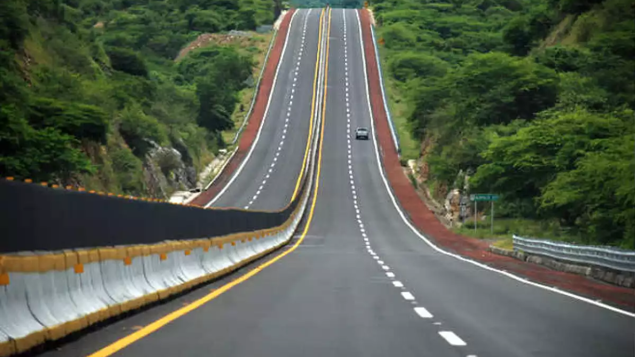 Presentan Programa de Inversión Carretera 2026