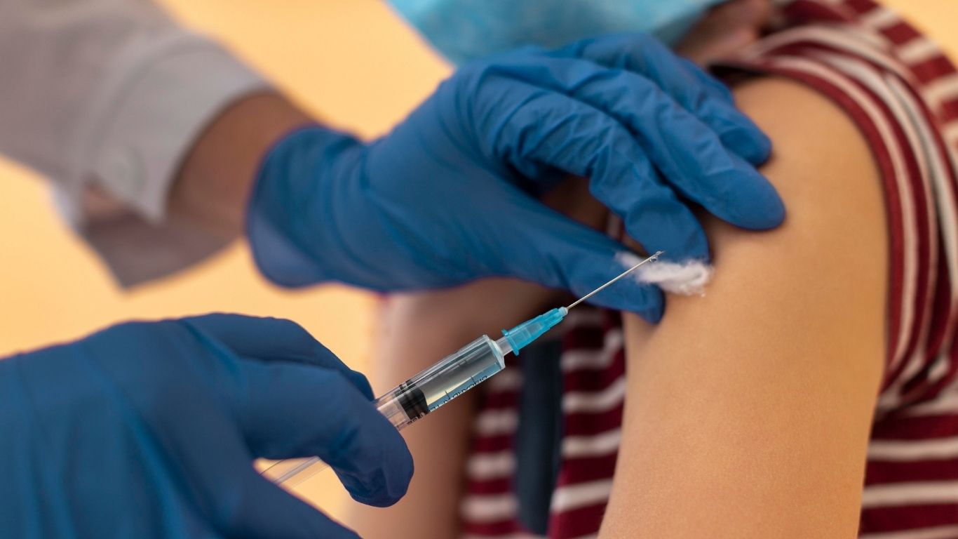 Avanza vacunación masiva contra sarampión