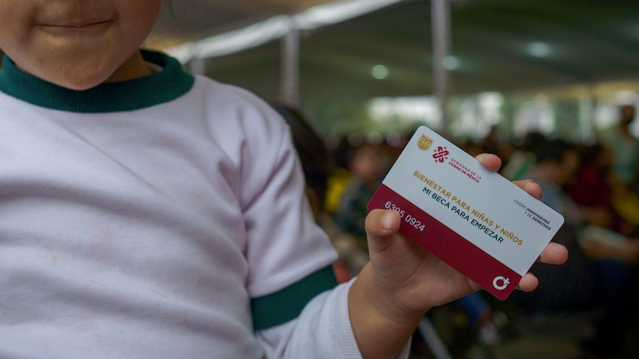 Inicia entrega de recursos de “Mi Beca para Empezar”