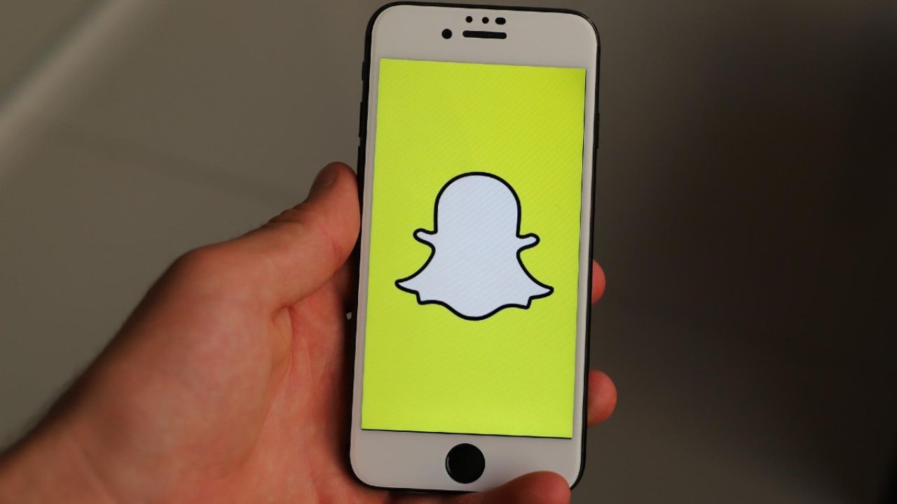 UE investiga a Snapchat por riesgos para menores