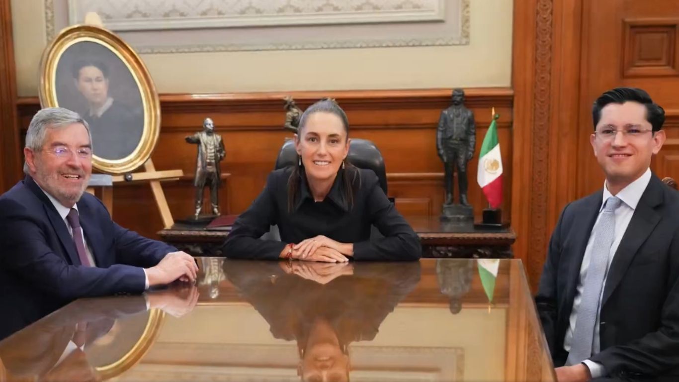 Sale Juan Ramón de la Fuente de la SRE