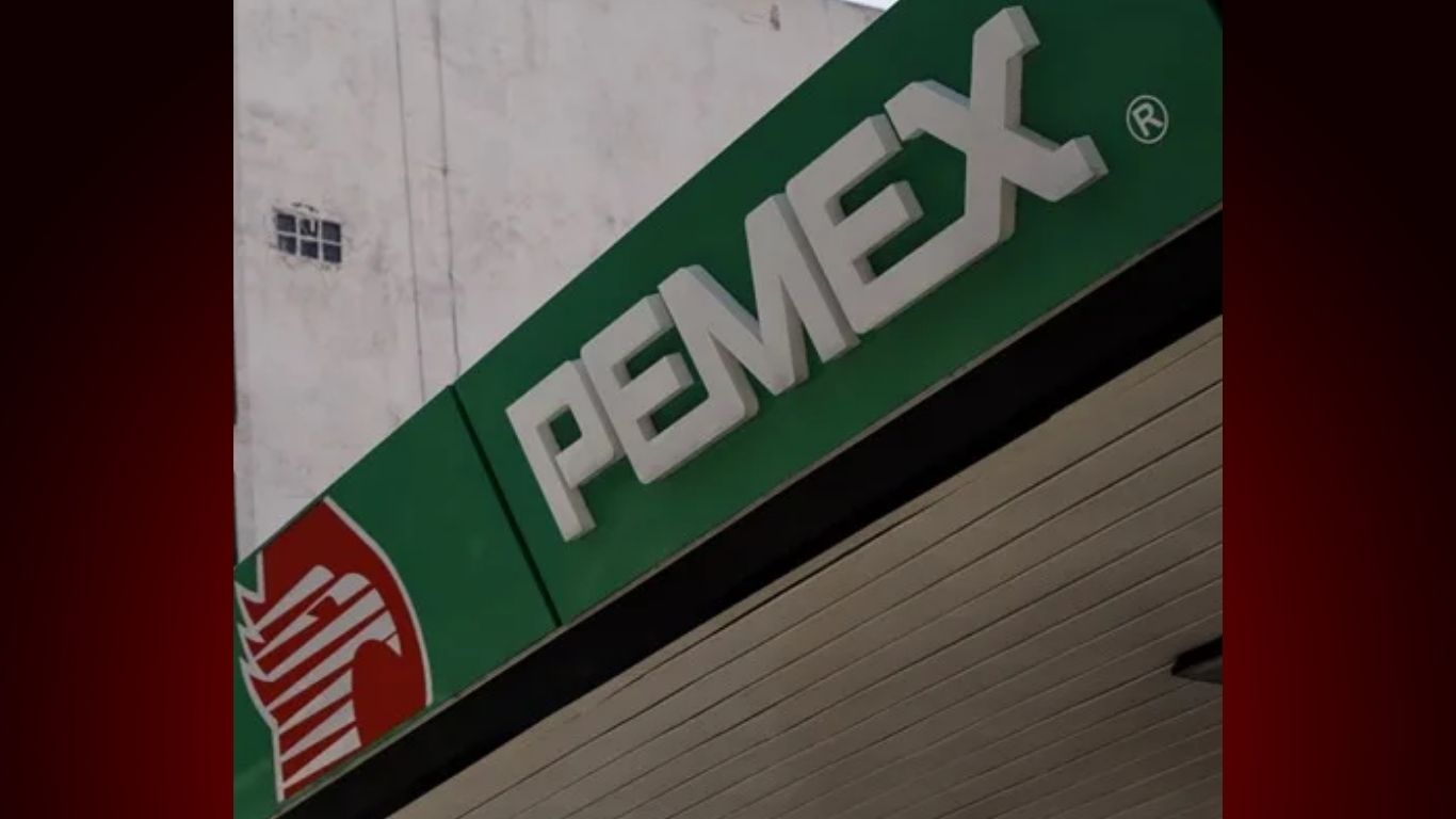 Pemex controla fuga en Minatitlán