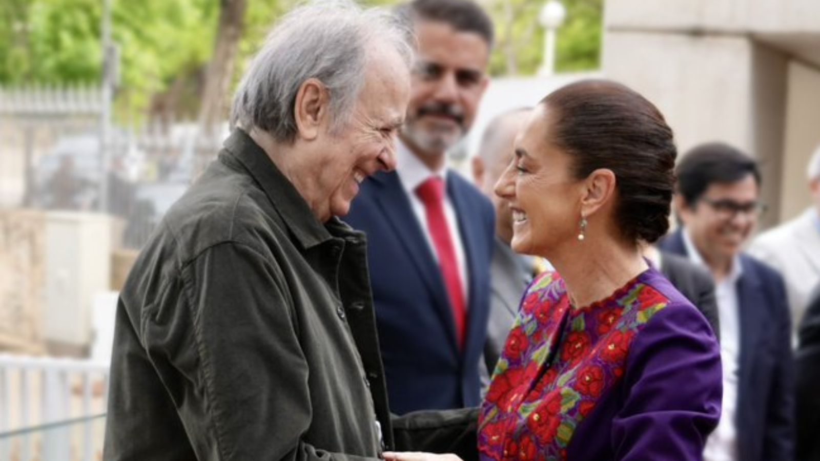 Sheinbaum reconoce a Joan Manuel Serrat como referente musical y de resistencia