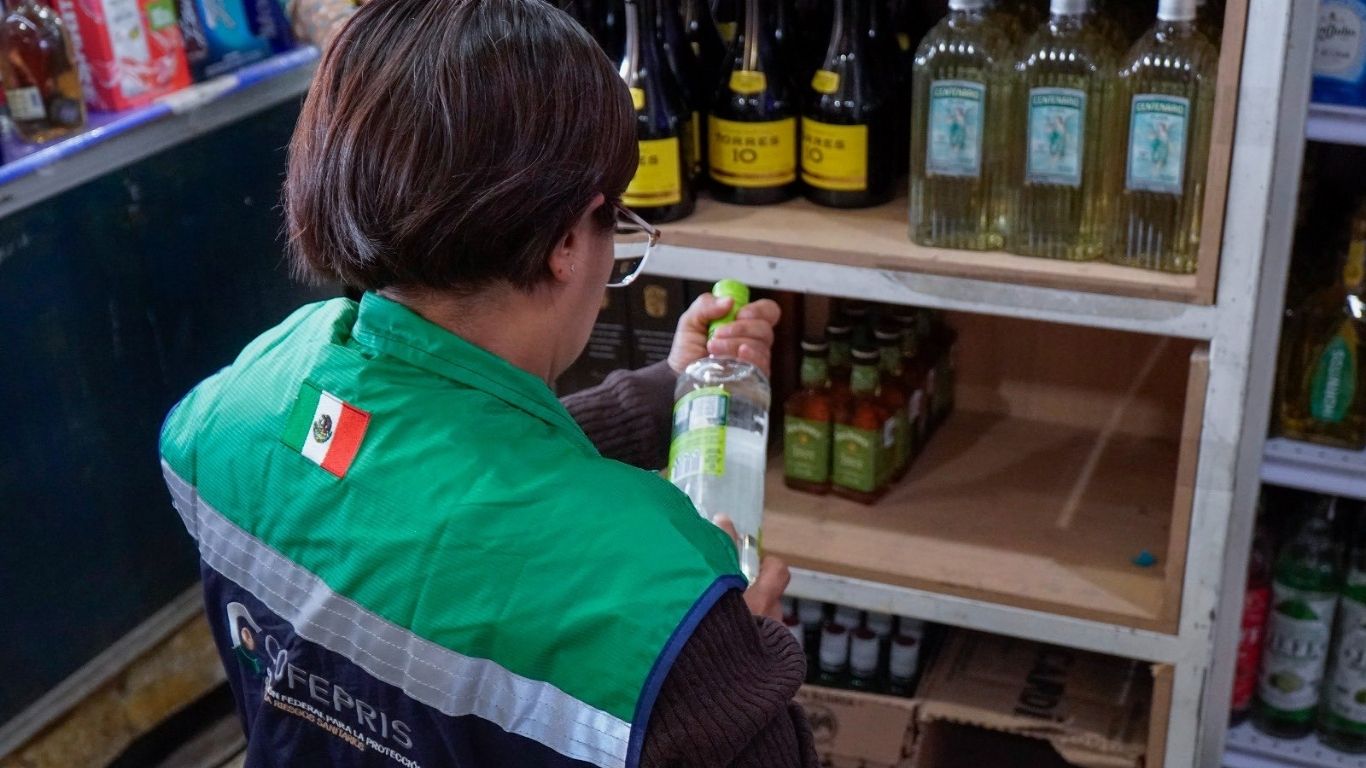 Aseguran 50 toneladas de mercancía ilegal en la CEDA